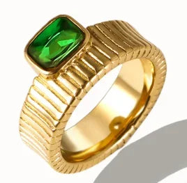 Anello minimalista con cuore d'amore in acciaio inossidabile per donna Anelli con zirconi intarsiati Gioielli di moda romantici impermeabili color oro