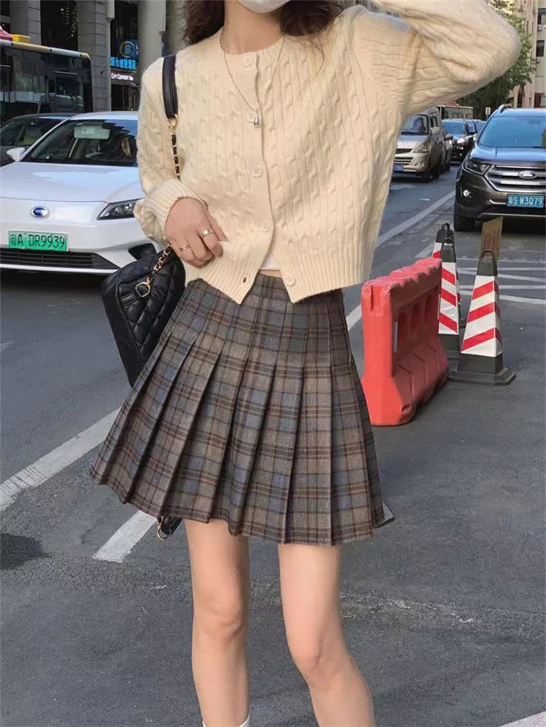 Bottoni Slim caldi in lana invernale da donna O collo maglieria corta coreano Harajuku moda manica lunga lavorato a maglia con collo elastico Top