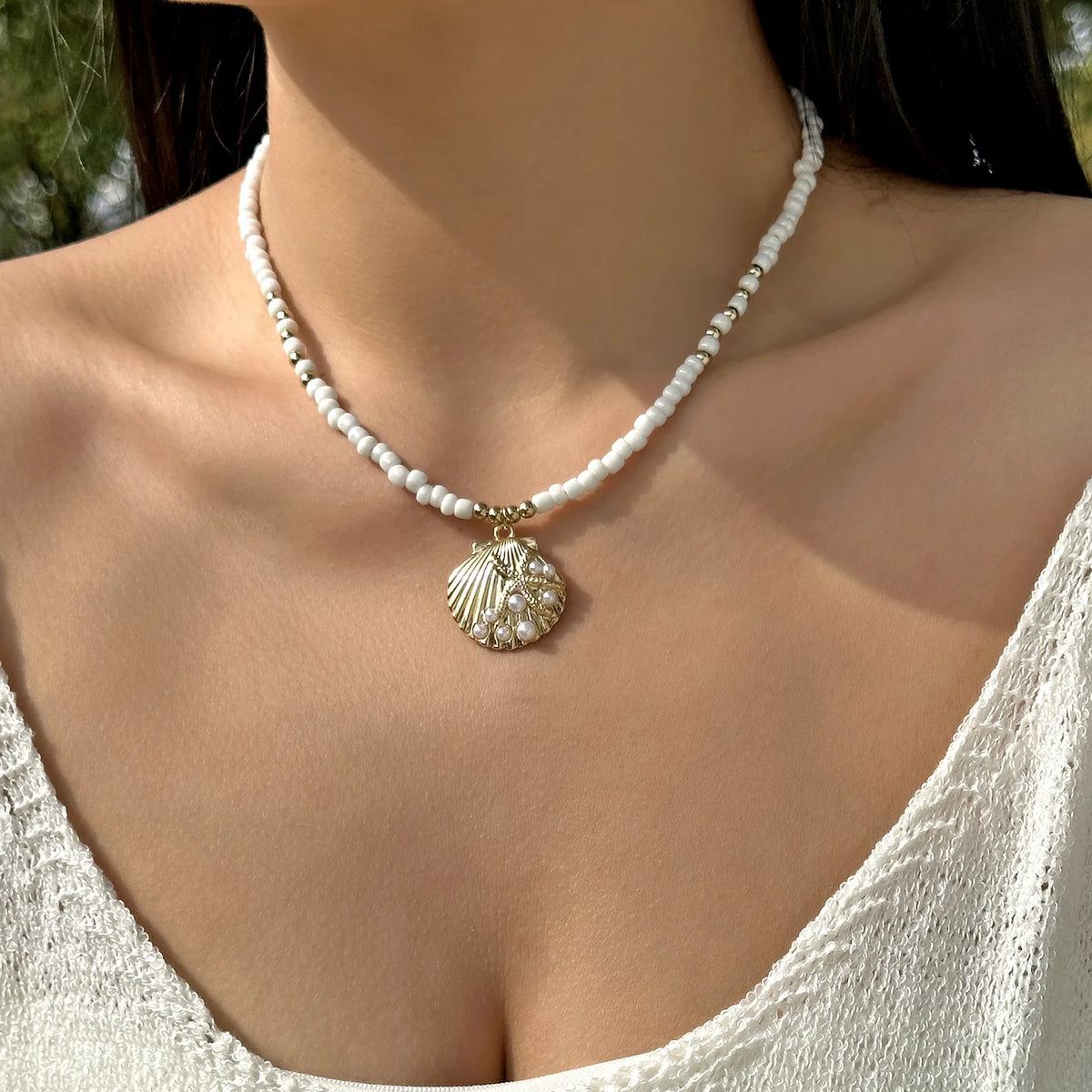 Collana con ciondolo stella marina con perline di riso bohémien per donna, fatta a mano, perla d'imitazione, girocollo con perline colorate, gioielli da spiaggia estiva