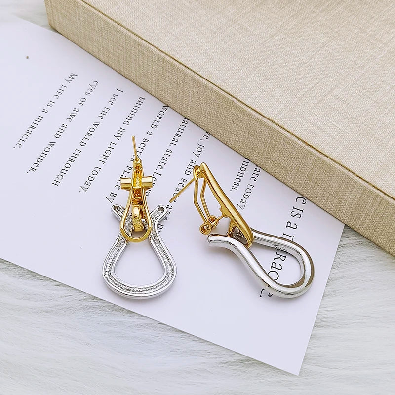 Parures de bijoux de mode de Dubaï pour femmes Collier, boucles d'oreilles, bracelet et bague au design minimaliste classique, pour un usage quotidien, cadeau idéal