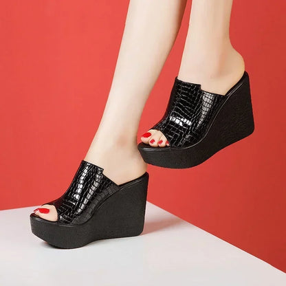 Sandali con Zeppa in Pelle Lucida Estivi da Donna, Misura Piccola 32-43, Tacco Alto 11cm, Ciabatte Eleganti per Ufficio e Modello, Collezione 2026