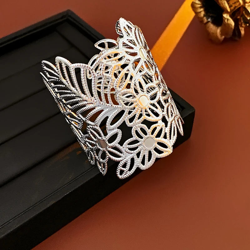 Bracciale in lega geometrica multistrato con anello in metallo per donna Accessori per gioielli da festa di lusso con anello da braccio stile esagerato e fresco
