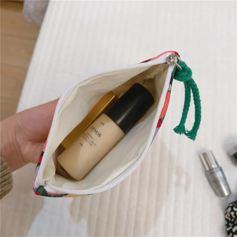 Portamonete in cotone con stampa floreale fresca estiva Mini portaoggetti Borsa in stoffa piccola Borsa per cuffie Borsa per cosmetici da viaggio Borsa per trucco