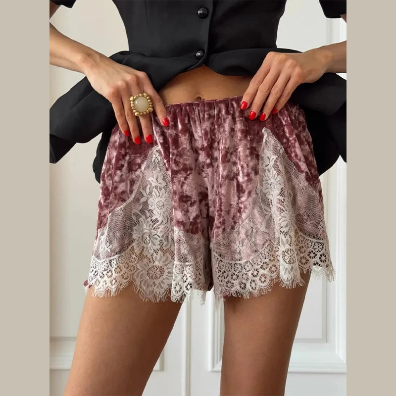 Pantaloncini Corti in Velluto con Inserti in Pizzo Sexy, Vita Alta Elastica, Mini Shorts Larghi da Donna, Nuova Collezione Estiva 2026, Streetwear Femminile