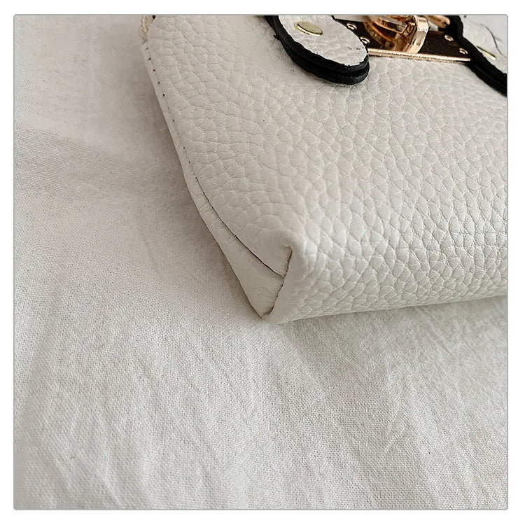 Borsa quadrata piccola da ragazza a tracolla per l'estate 2025, i nuovi bambini classici che portano una borsa a tracolla monospalla. portachiavi portafoglio