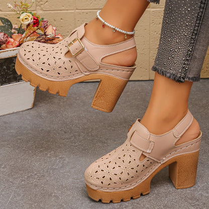 Nouvelles sandales d'été confortables pour femmes 2025 élégantes, talons hauts, sandales d'été à semelles épaisses, grandes chaussures décontractées à semelles épaisses pour femmes