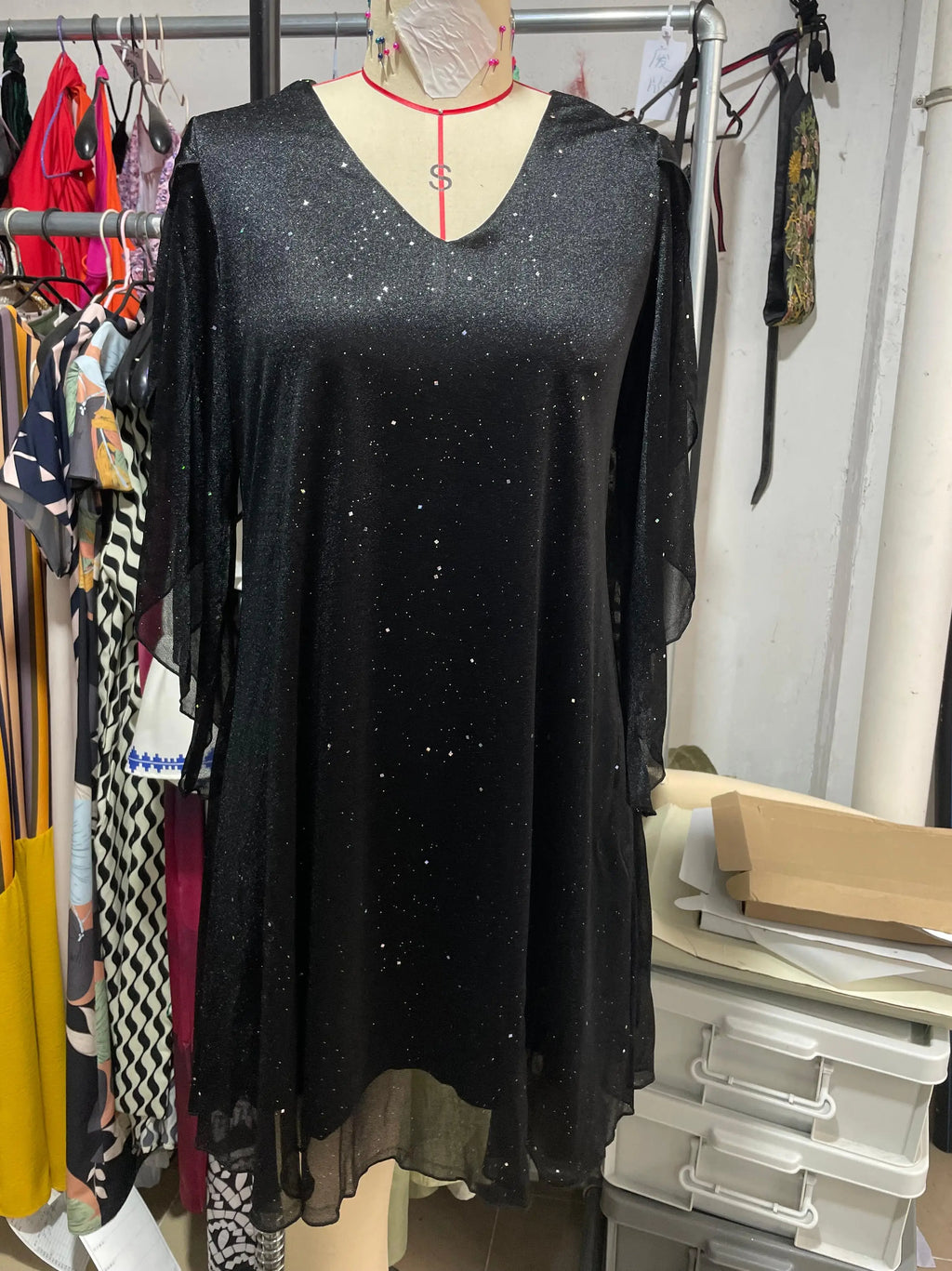 Nuovi abiti per le donne Estate manica corta con scollo a V Abito da donna Moda allentato Abito nero Donna Abiti De Verano Mujer 2025 Q103