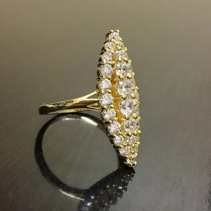 Huitan Fedi nuziali da donna alla moda Anelli color oro a forma di marchesa di moda Accessori per fedi nuziali di fidanzamento Gioielli di lusso