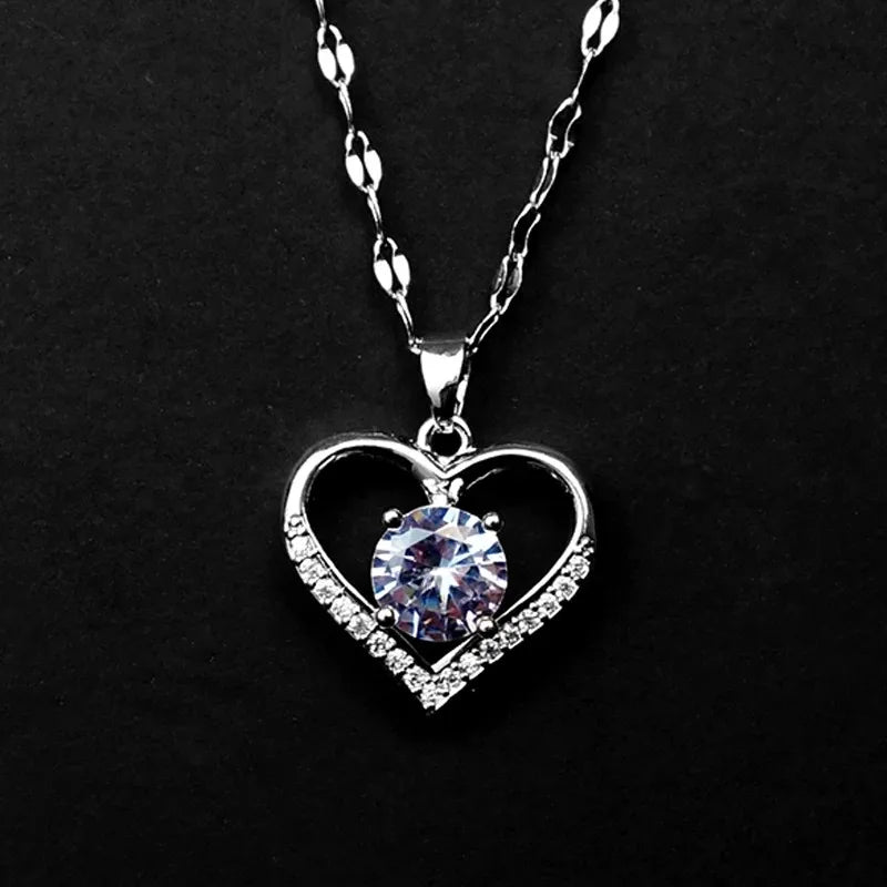 Collana con ciondolo a forma di cuore con gemme artificiali per donna 2022 Labbra dorate in acciaio inossidabile con catena al collo Collane femminili Gioielli per ragazza