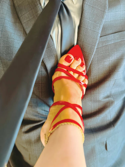 2025 Nuovi sandali estivi con cinturino dritto incrociato a punta con tacchi sottili da donna, tacchi alti con fondo rosso, sandali alla moda