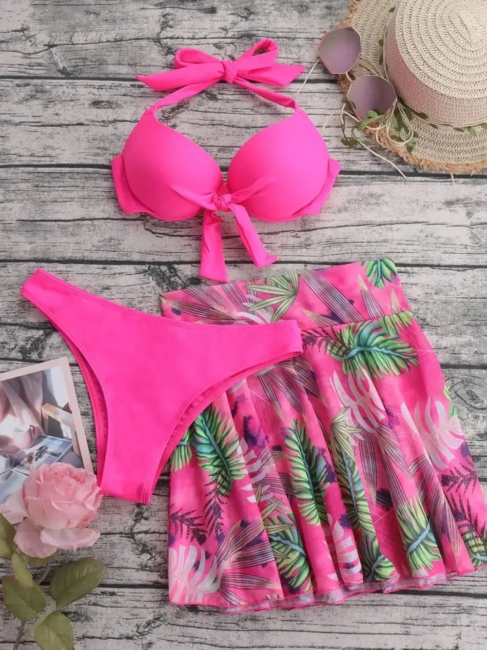 Costume da bagno tropicale a 3 pezzi con bikini halter push-up e camicia da spiaggia, per donna, collezione 2026