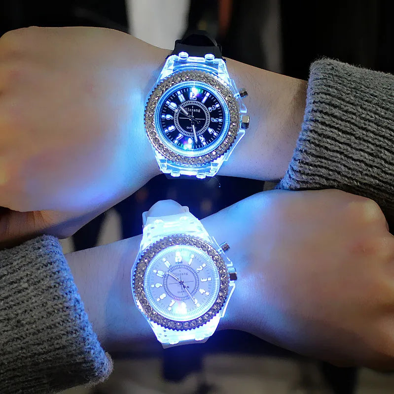 led Flash Orologio luminoso Tendenze della personalità studenti amanti gelatine donna orologi da uomo 7 colori luce Orologio da polso bayan kol saati