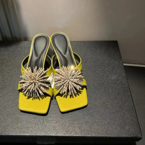 Damen-Sommersandalen 2026 Neue High-End-Outdoor-Trend-Strass-Sandalen mit klobigem Absatz