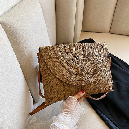 Pochette di paglia da spiaggia estiva borsa a tracolla con ciondolo a sfera carina per le donne borse a tracolla da viaggio borsa da donna borse Casual borsa di vimini
