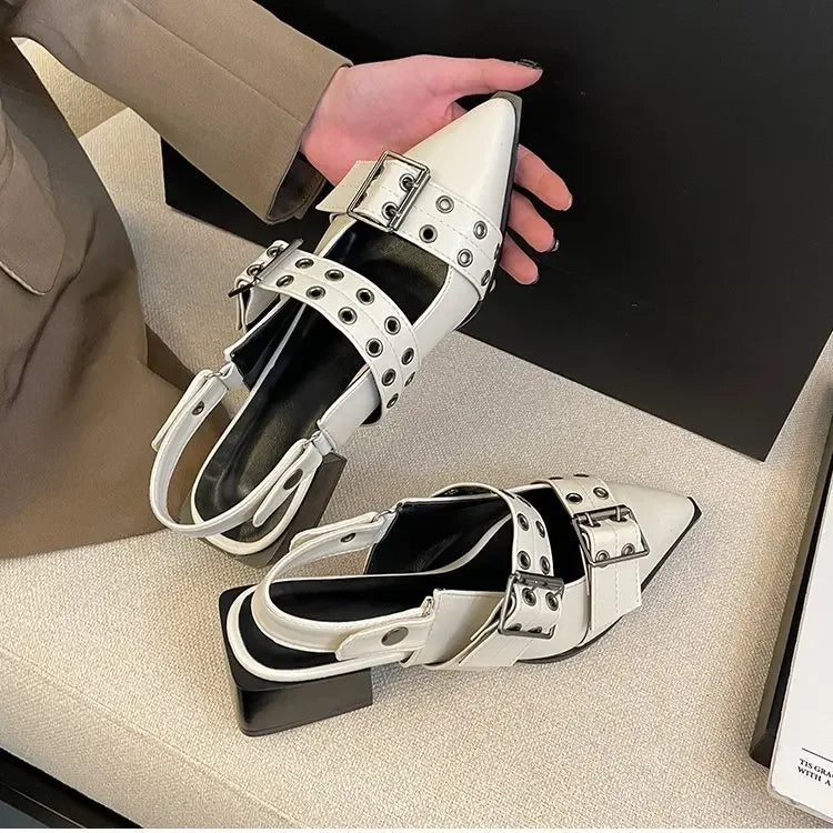 2023 Damen Sommersandalen Damen Ballerinas Spitznieten Einzelne Schuhe Plateau Damen Sandalen zapatos de mujer Trend