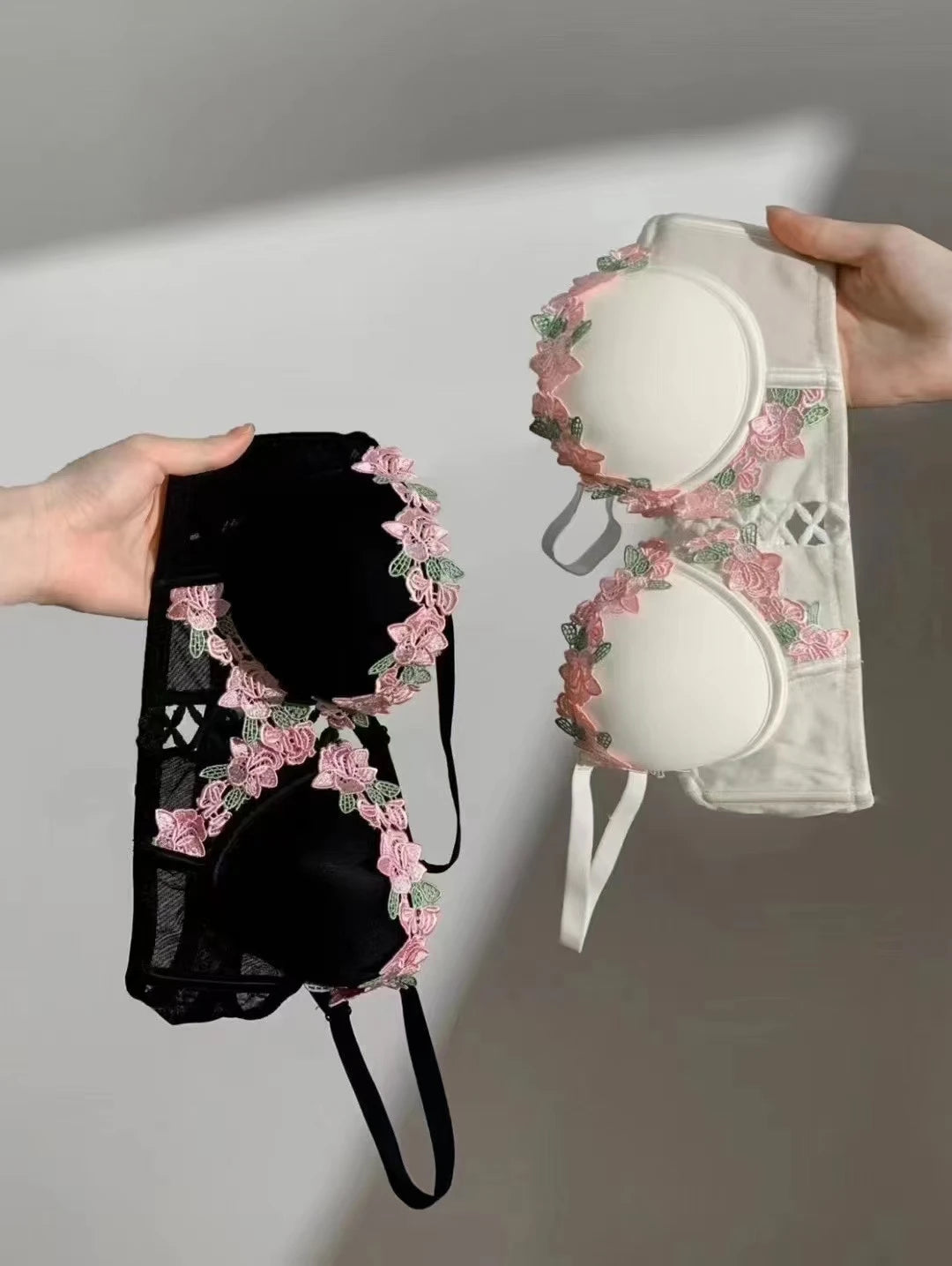 MOYISU London Anime Bralette - Delicato reggiseno senza fili per adolescenti, lingerie estiva giapponese Busto piccolo Allure sottile aderente