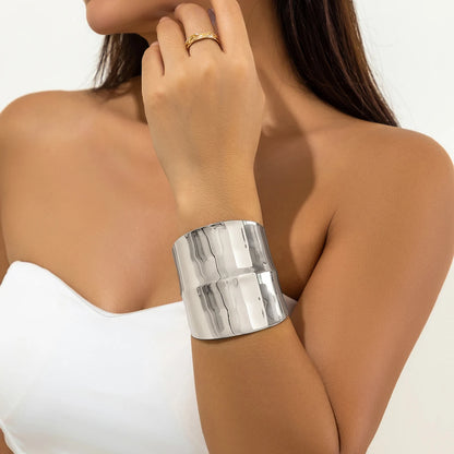 Salircon Bracciale aperto con polsino largo asimmetrico gotico Estetica punk Bracciale regolabile Gioielli da donna per feste di moda