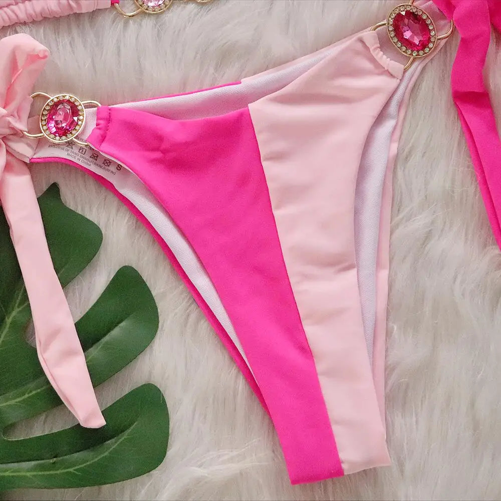 2026 Bikini da donna a due pezzi con scollo all'americana e inserti di diamanti, modello intagliato, costume da bagno da spiaggia