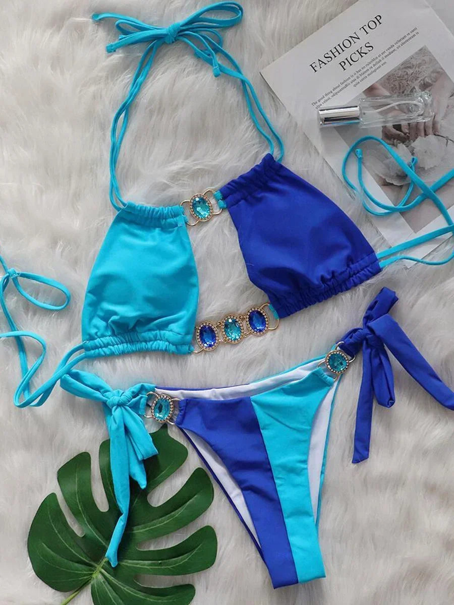 2026 Bikini da donna a due pezzi con scollo all'americana e inserti di diamanti, modello intagliato, costume da bagno da spiaggia