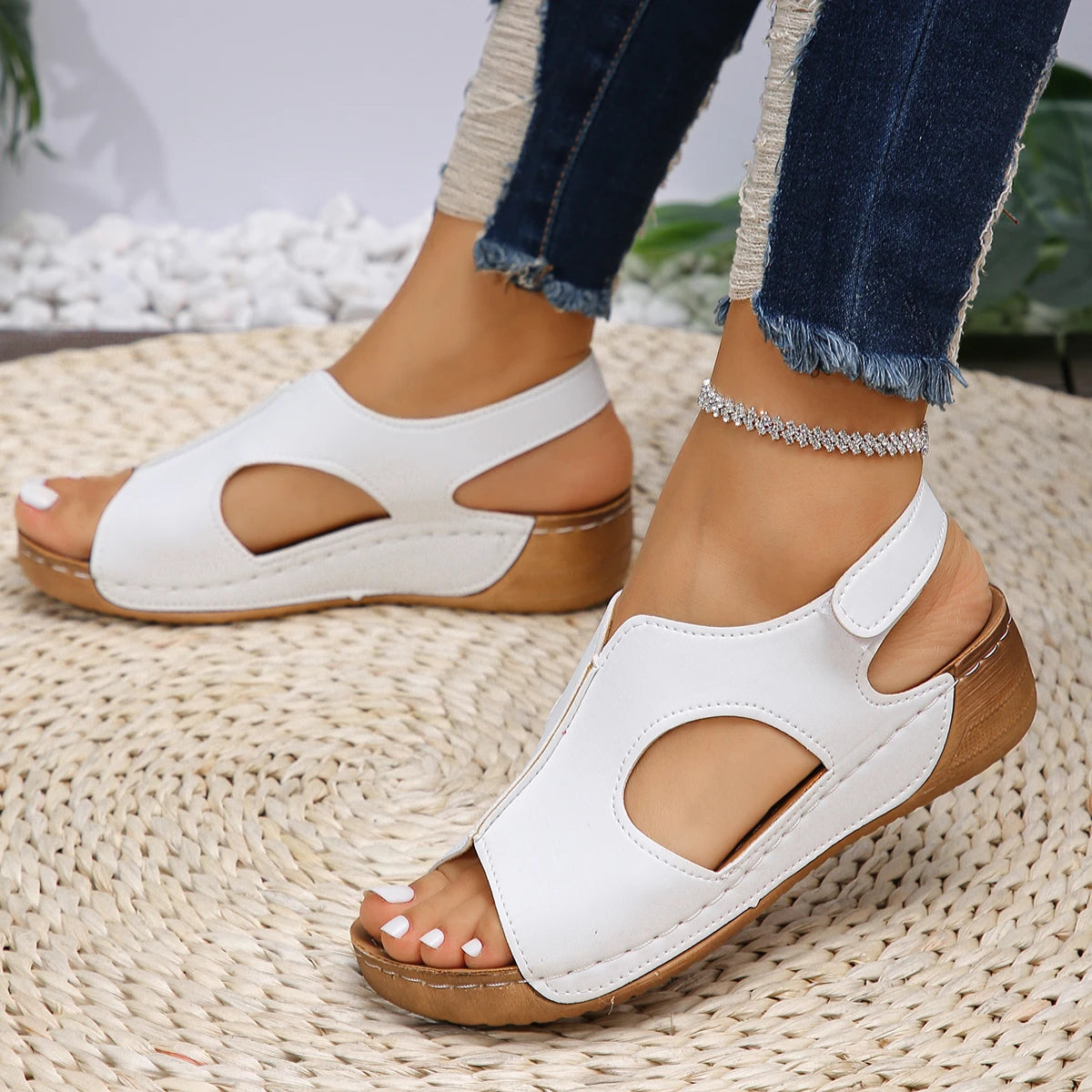 Damen Keilsandalen Plateauschuhe aus Kunstleder Peep Toe Sommer Casual Strandsandalen mit Klettverschluss Bequeme Wanderschuhe Mode Damen Sommer Elegant