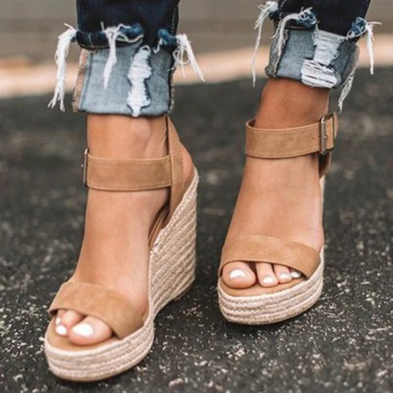 Sandali con tacco da donna Estate 2025 Espadrillas Sandali da donna Comfort Cinturino con fibbia Scarpe con plateau per donna Nuovi sandali con tacco
