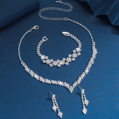 4/3 pezzi di orecchini, collane, bracciali, set di gioielli, banchetti e regali natalizi della serie di catene ad artiglio da donna della stagione nuziale92