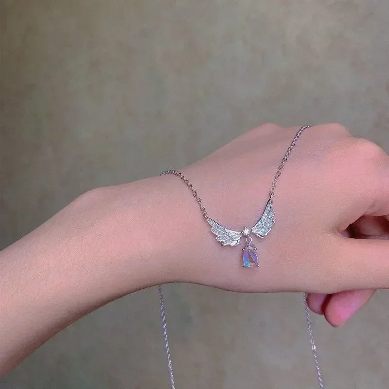 Collana di nuova moda semplice color argento con ciondolo a forma di cuore d'amore, collana con ciondoli a catena, per gioielli da festa da donna, da indossare ogni giorno