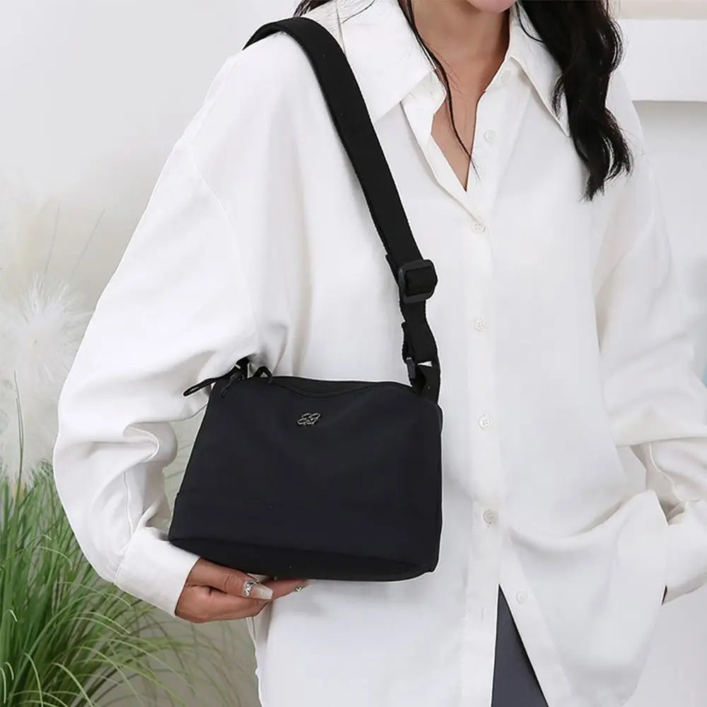 Nuova borsa a tracolla da donna in tessuto di nylon morbido Tasche multiple Borsa stile casual Borse a tracolla in tinta unita per ragazze