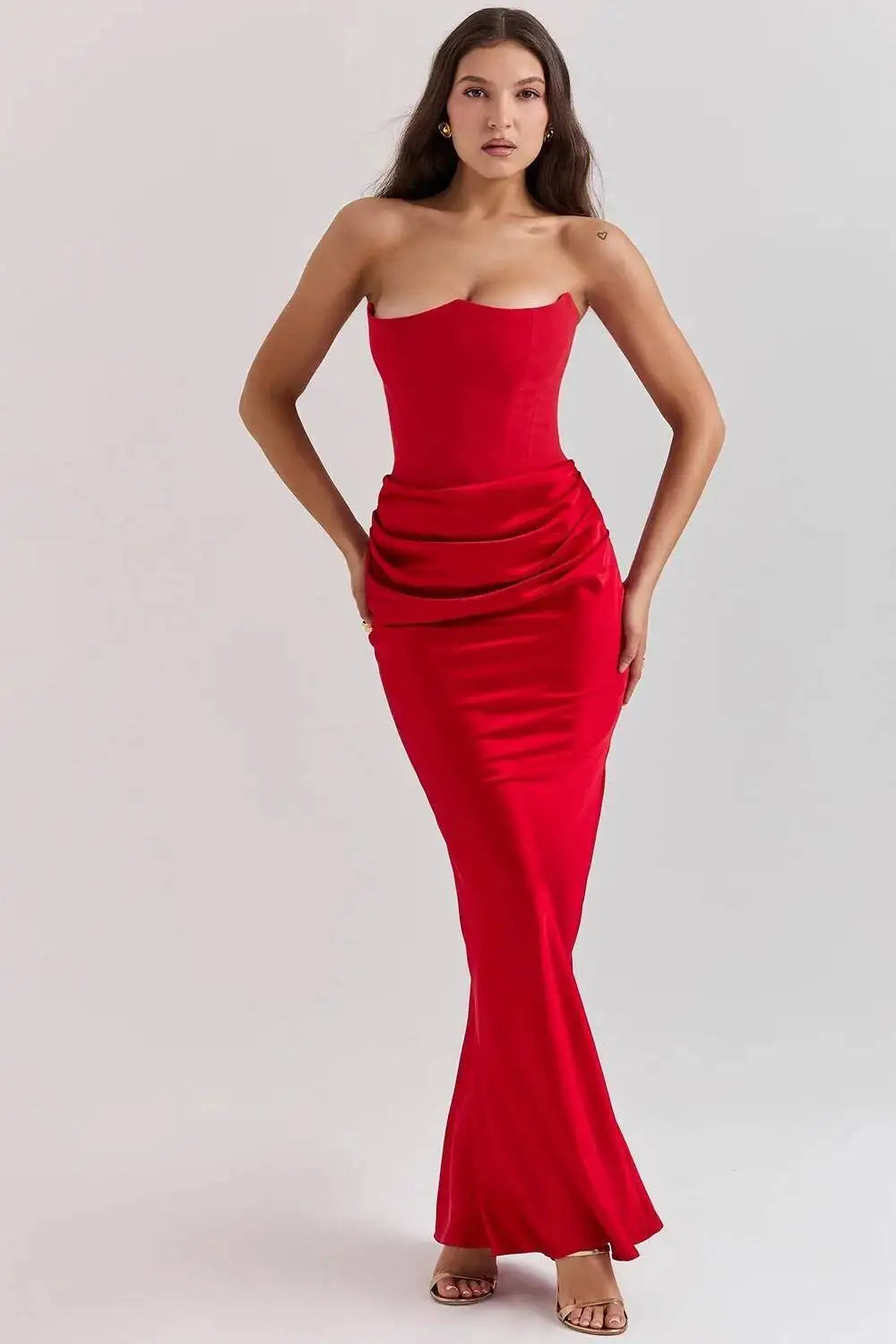 Giyu Sexy Satin Evening Club Abiti da festa Donna 2025 Estate senza spalline con spalle scoperte Lisca di pesce increspato Maxi abito lungo Abito elegante