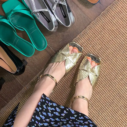 Sommer 2025 Goldene Damen-Sandalen Offene Zehenpartie Schnallen Mittelhohe Absätze Damen-Schuhe Korea Komfort Beste FH
