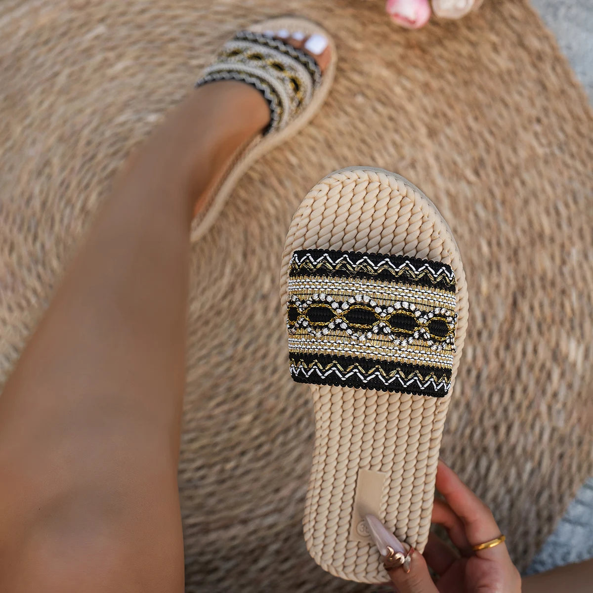 Damen-Sommerschuhe Damen-Pantoletten Outdoor-Strandsandalen Bohemian-Stil handgefertigte Plateau-Pantoffeln Flip-Flops Damen-Pantoletten