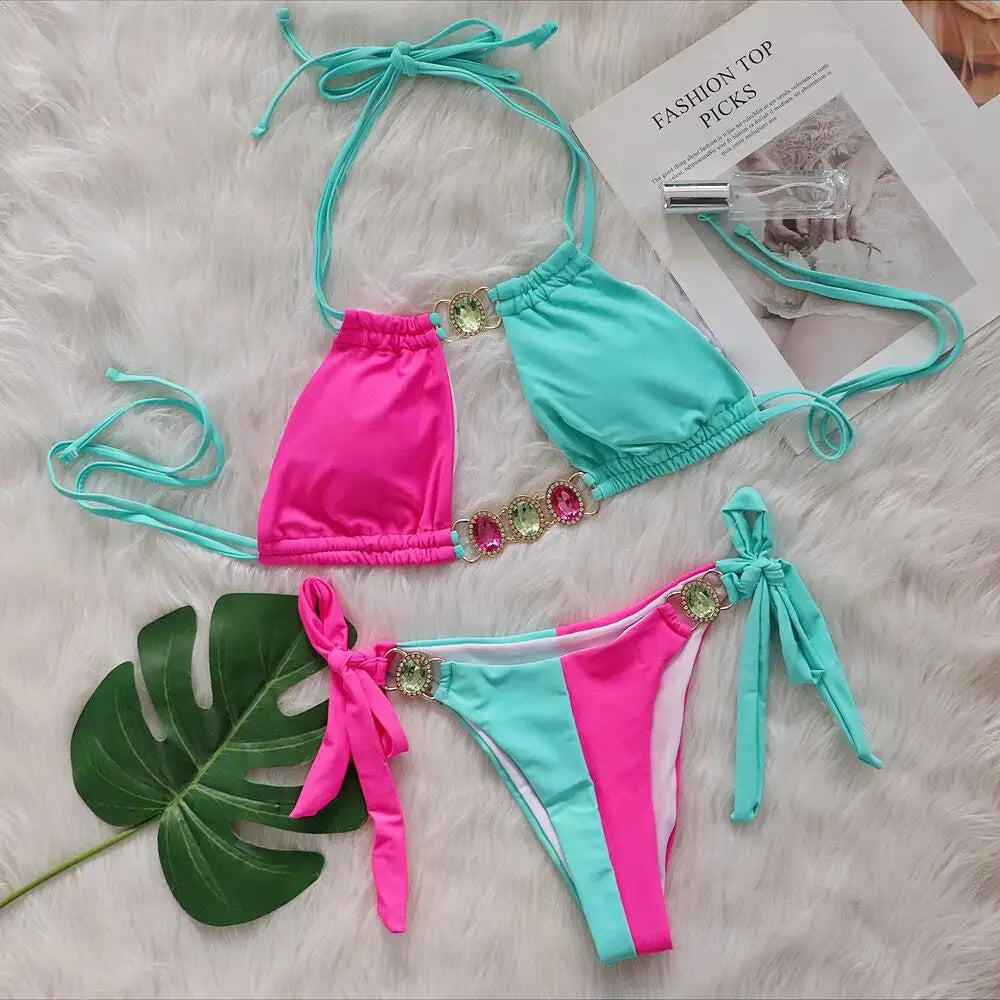 2026 Bikini da donna a due pezzi con scollo all'americana e inserti di diamanti, modello intagliato, costume da bagno da spiaggia