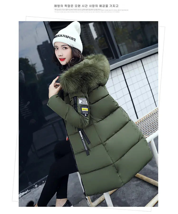 Parka Invernale da Donna con Cappuccio e Collo in Pelliccia, Giacca Lunga Elegante con Zip e Patch con Lettere, Calda e Spessa, Capospalla Femminile per la Neve
