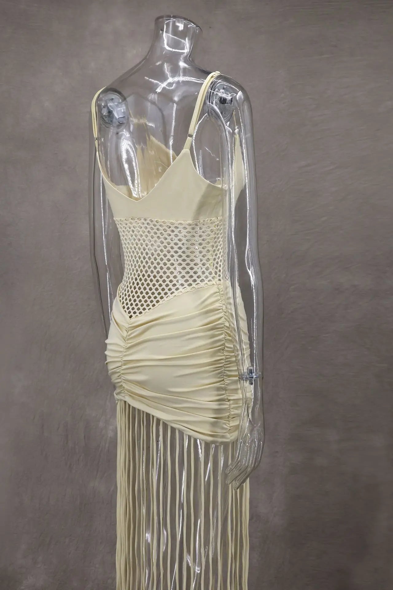 Abito con fionda con giunture sull'orlo con nappa Abito da donna sexy con vita scava fuori Abiti aderenti pieghettati elasticizzati Abito da spiaggia estivo solido femminile
