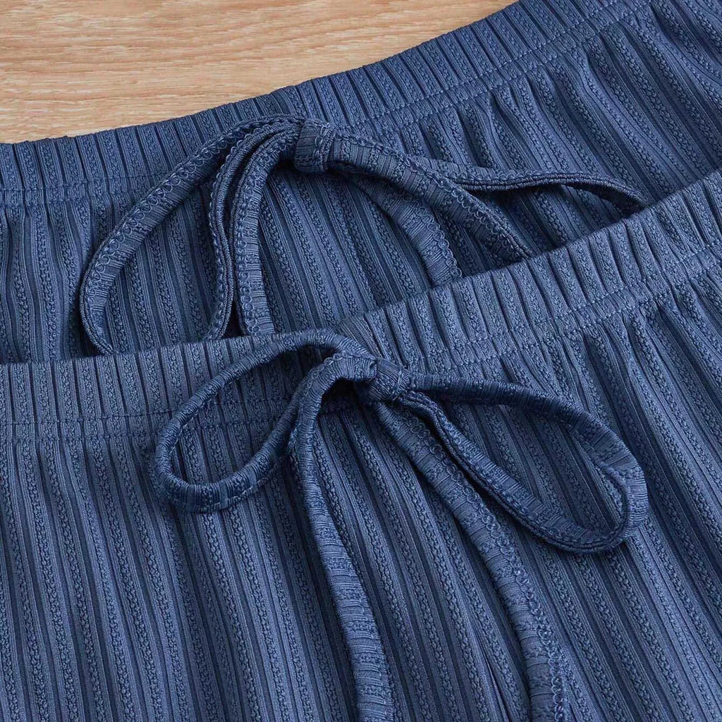 Nuovo 2025 Set pigiama estivo da donna 3 pezzi Pantaloncini e pantaloni con gilet solido abbinati con giunture in pizzo per set di indumenti da notte sexy per la casa