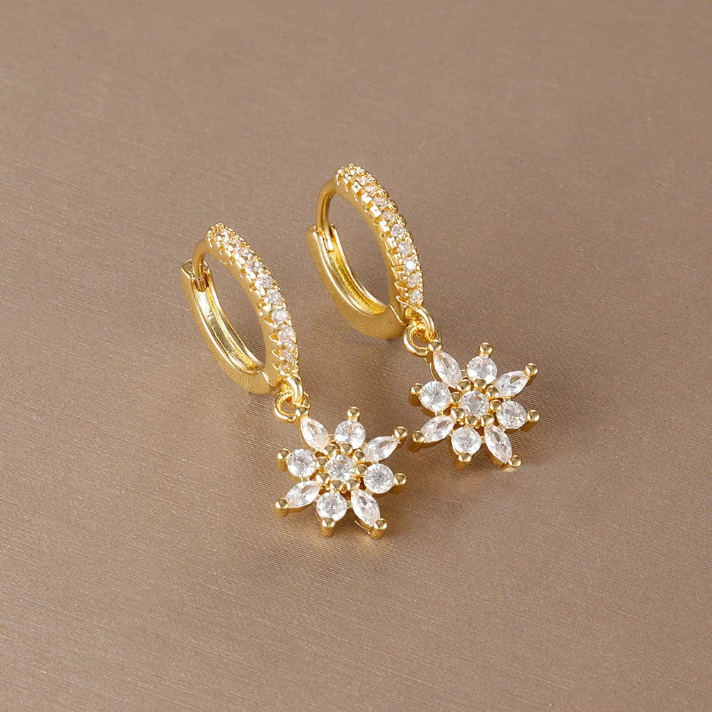 Orecchini pendenti a forma di stella in acciaio inossidabile di lusso per le donne Zirconi scintillanti Orecchini geometrici per piercing all'orecchio Gioielli di moda aretes