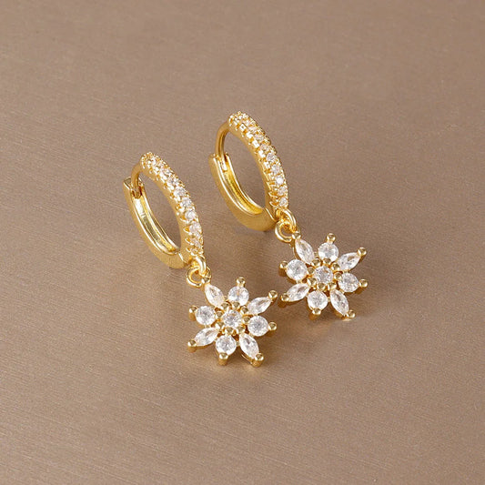 Orecchini pendenti a forma di stella in acciaio inossidabile di lusso per le donne Zirconi scintillanti Orecchini geometrici per piercing all'orecchio Gioielli di moda aretes