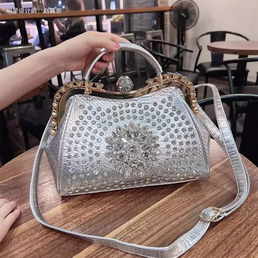 Borsa a tracolla di alta qualità da donna estate 2024 nuova borsa a tracolla di nicchia con texture esplosiva borsa di grande capacità tempestata di diamanti