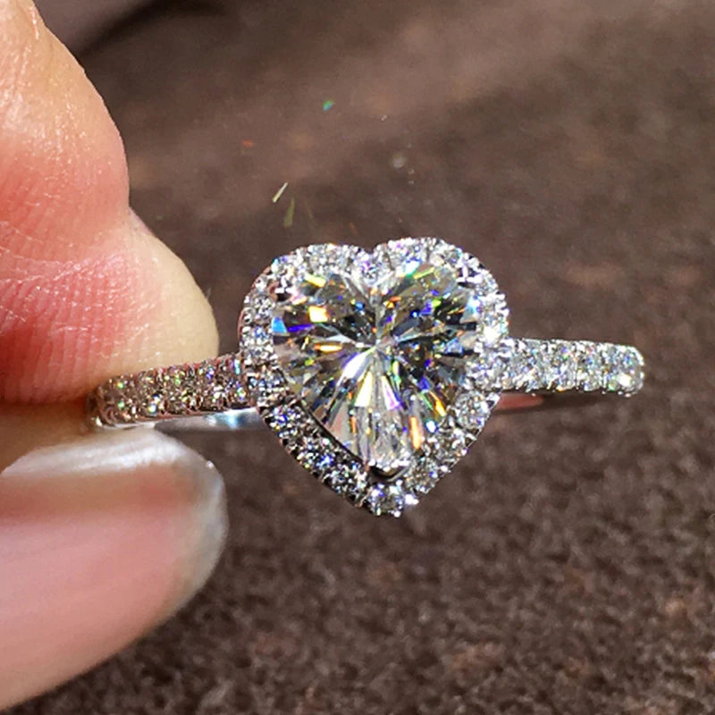Anelli di fidanzamento classici a forma di cuore color argento per le donne Bianco Rosso CZ Pietra intarsiata Gioielli di moda Regalo per la festa nuziale