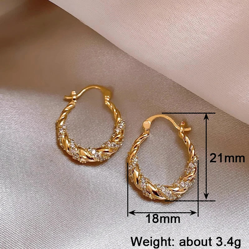Orecchini a Cerchio Huitan con Design Intrecciato per Donne, Accessori di Lusso Color Oro con Zirconi Brillanti per Matrimoni e Fidanzamenti