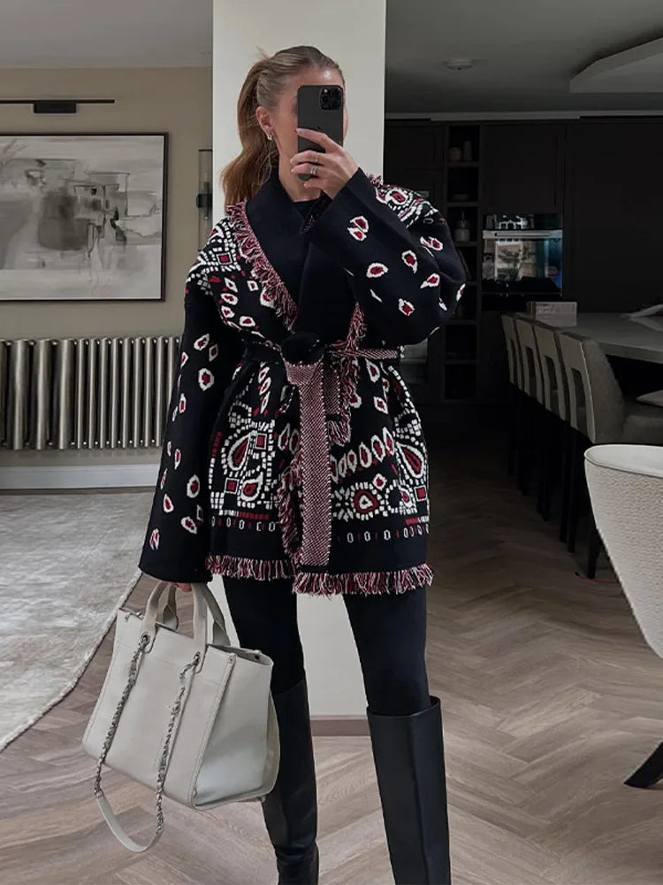 Cardigan lavorato a maglia con frange a fiori da donna Moda scollo a V manica lunga bottoni corti Cappotto casual Lady 2025 Autunno Chic Capispalla