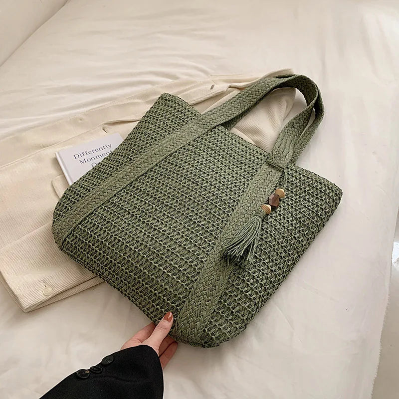 Borsa a tracolla tessuta estiva borsa da spiaggia da donna borsa da viaggio con nappe da viaggio in paglia lavorata a maglia fatta a mano di grande capacità