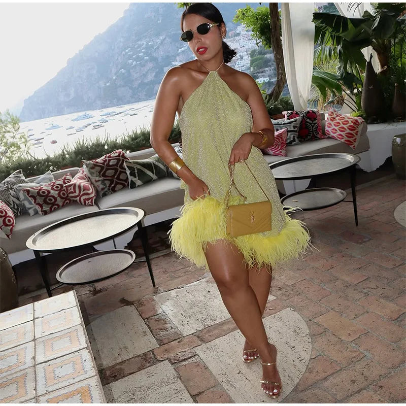Abito Corto Sexy con Piume e Glitter, Vestito Estivo da Donna Senza Maniche con Schiena Scoperta, Giallo, per Feste e Spiaggia, Modello A-line 2026