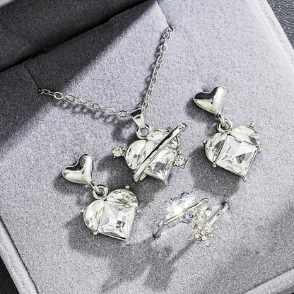 4 pezzi Love Pink Cristalli Orecchini dolci Collane e anelli Set di gioielli Leggero e versatile per le donne Regalo per la festa della mamma