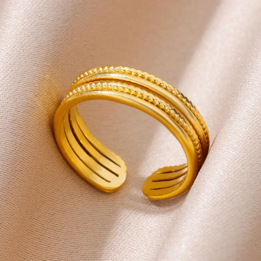 Anelli in acciaio inossidabile 316L per le donne Colore oro Non sbiadisce mai Anelli classici di lusso Anelli per coppie di nozze Gioielli Spedizione gratuita