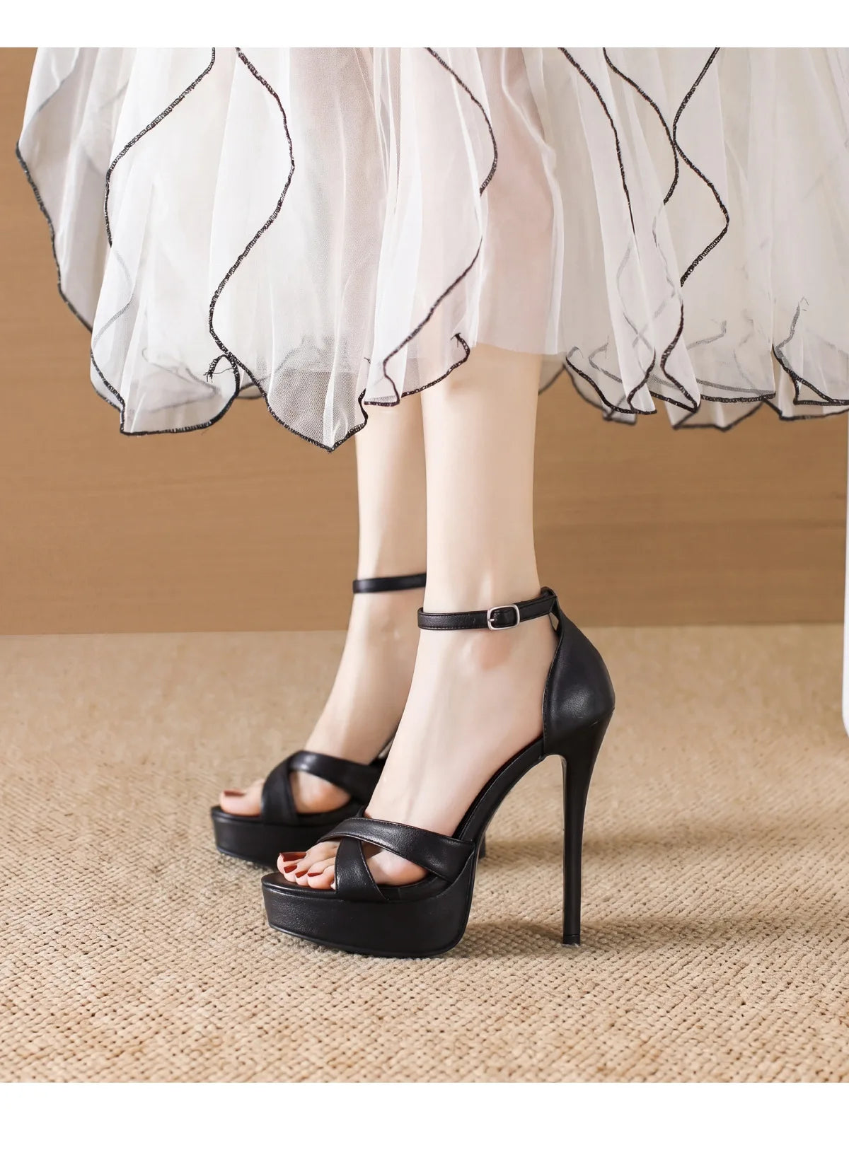 Sandales d'été à plateforme épaisse pour femmes, chaussures de défilé de super mannequin, talon haut fin de 14 cm, talon couvert noir, chaussures de soirée élégantes