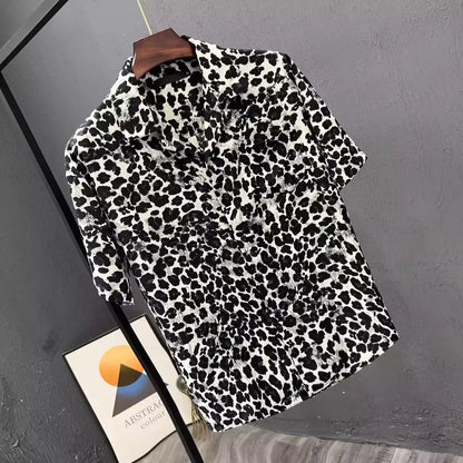 Camicia a maniche corte con stampa leopardata Design da uomo di nicchia Moda Versatile Casual Estate Stile sottile 2025 Nuovo top alla moda