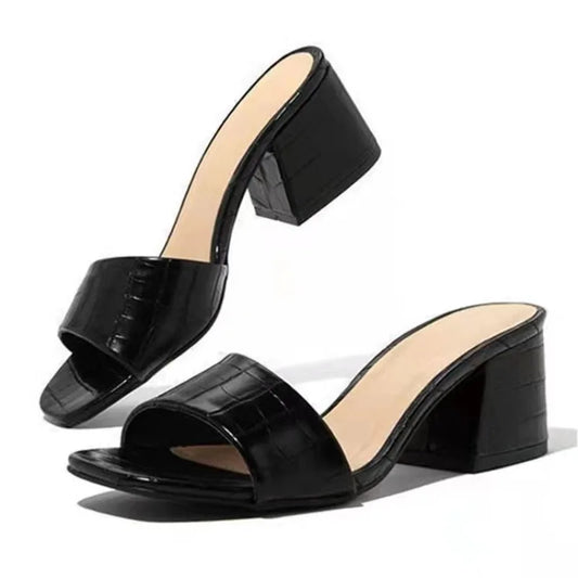 Sommerhausschuhe Damen Mode Schuhe Damen große schwarze Sandalen Luxus-Heels Hausschuhe Zapatos De Mujer