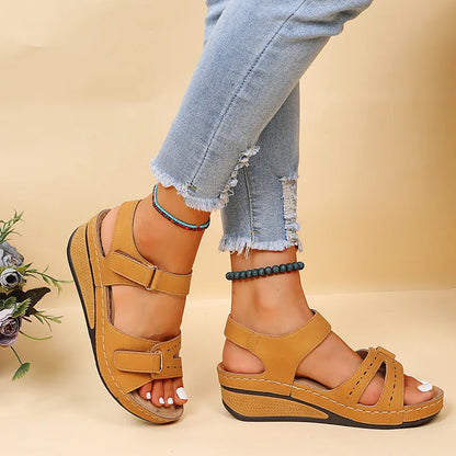 Sandali con zeppa estivi per donna 2025 Scarpe da spiaggia antiscivolo di nuova moda Donna Sandali con plateau casual leggeri Mujer Plus Size