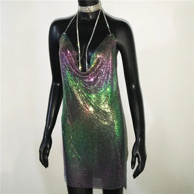 AKYZO Mini abito patchwork con paillettes dorate sexy Donna senza maniche Taglio basso Catene di metallo Halter Slim Abiti da festa da discoteca affascinanti